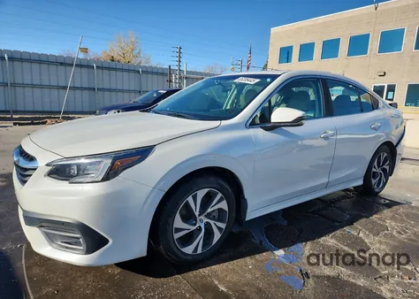 2021 Subaru Legacy Premium z USA, uszkodzony, nr VIN 4S3BWAF65M3006261